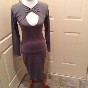 Unbranded Pre-owned Fitted Gray Dress (SM)
